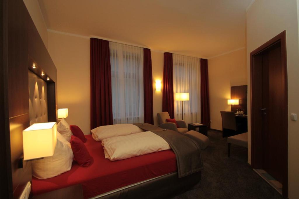 Boutique Hotel Villa Melsheimer Райл Стая снимка